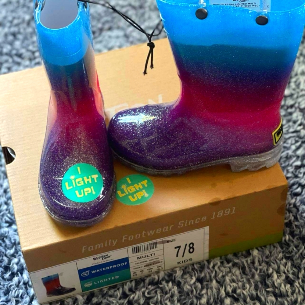 Light up rain boots size 7/8